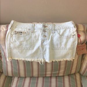 ❤️True Religion NWT Jean Skirt.  Size 32.